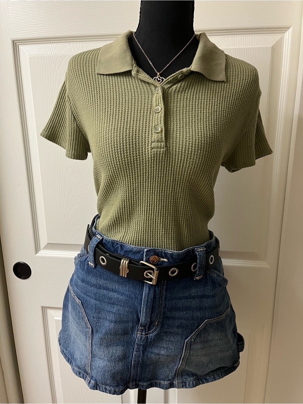 SO Sage Green Waffle Knit Polo Top Size L